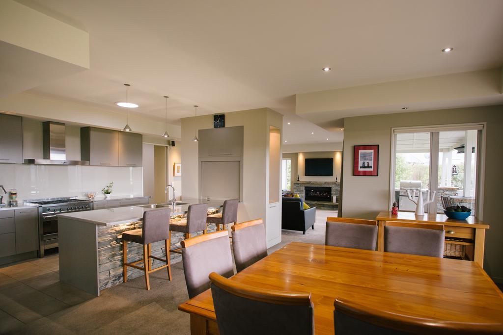Riverview Terrace Wanaka Bagian luar foto