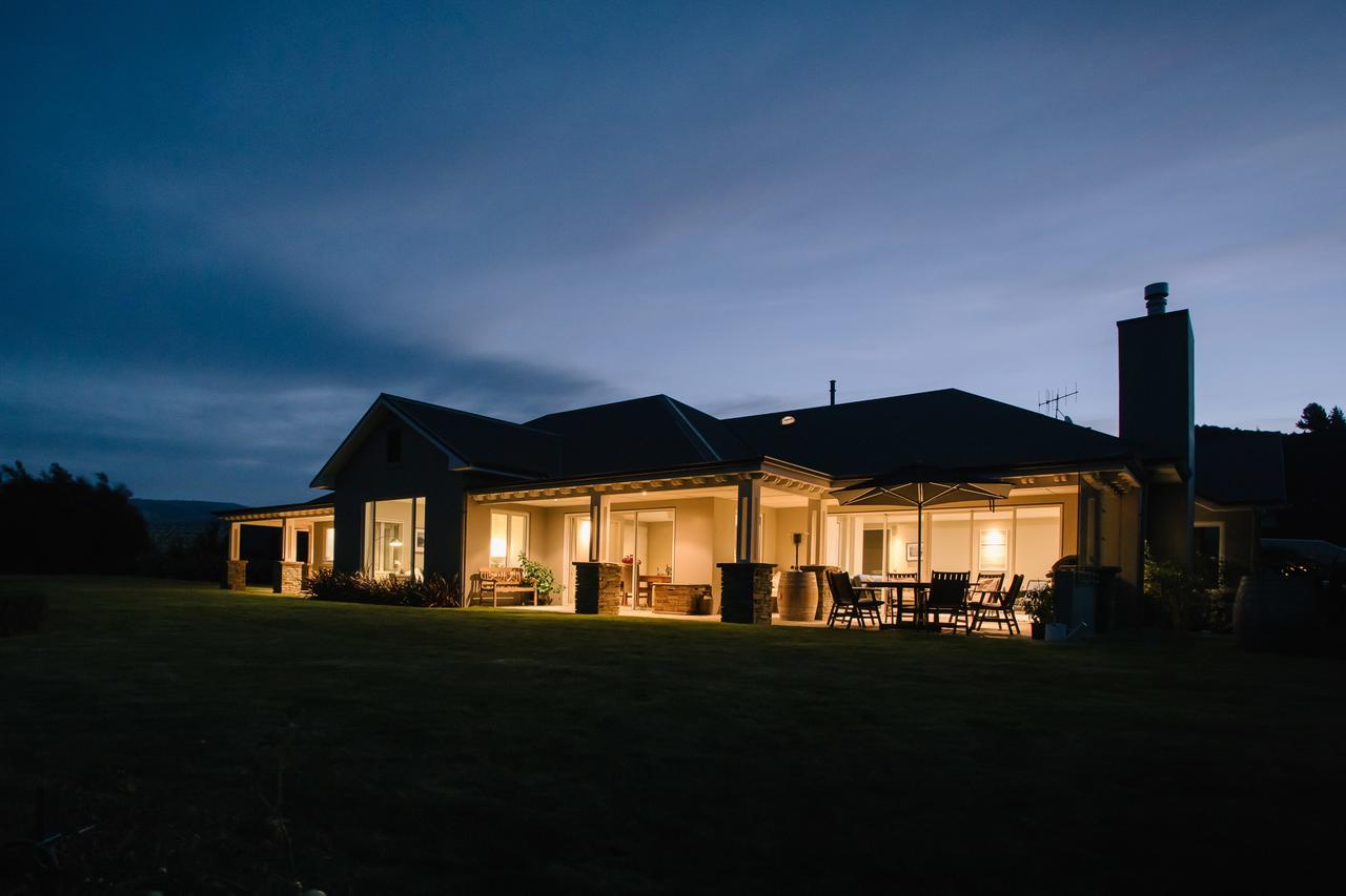 Riverview Terrace Wanaka Bagian luar foto