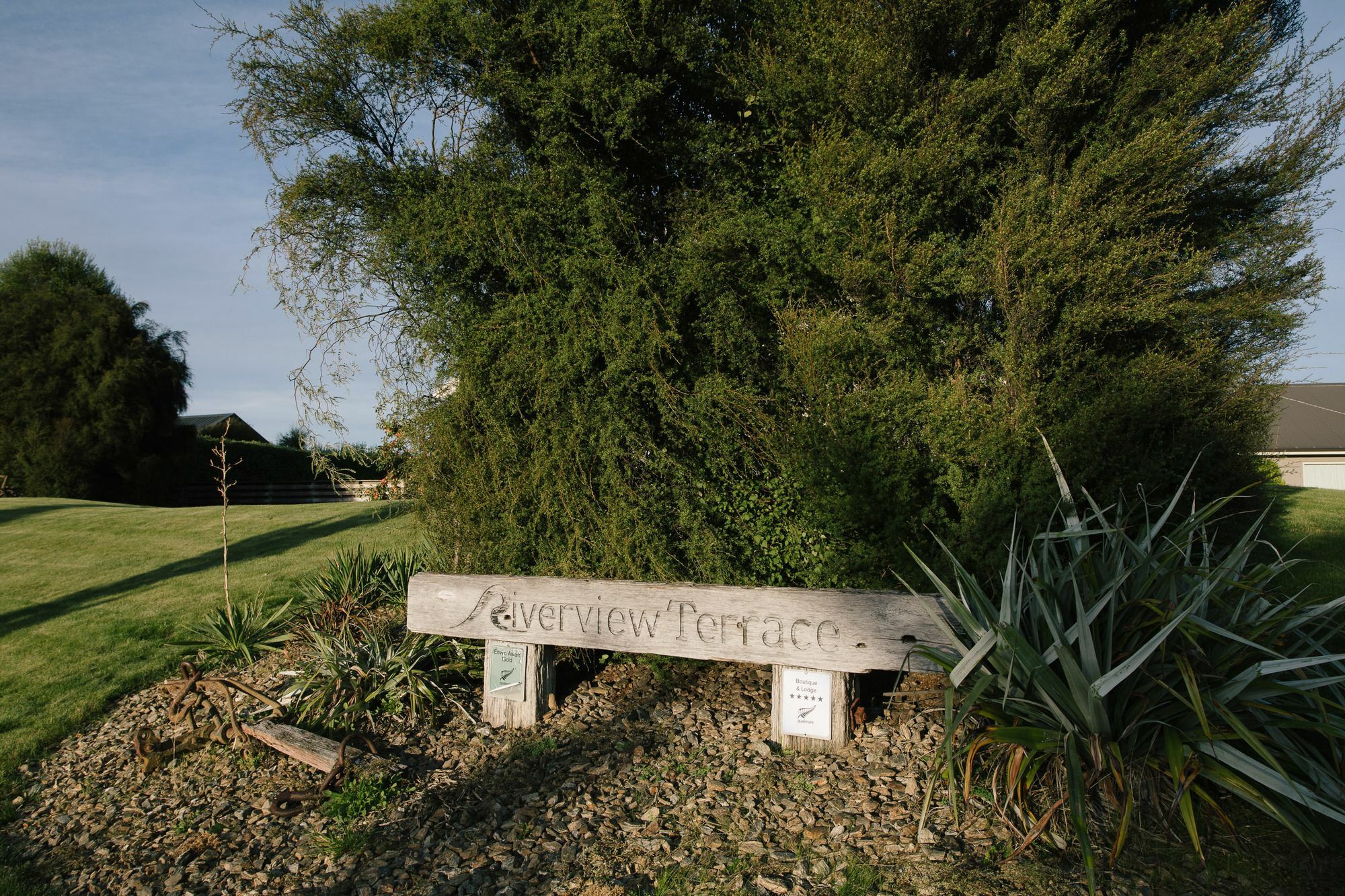 Riverview Terrace Wanaka Bagian luar foto